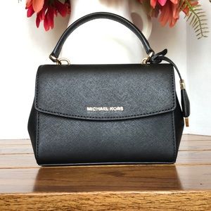 Michael kors Ava crossbody
